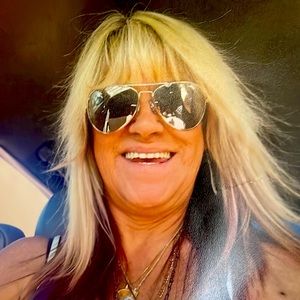 Meet your Posher, Mikki